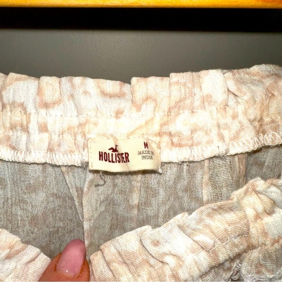 Hollister blouse top shirt embroidered NWOT size M - Picture 4 of 4